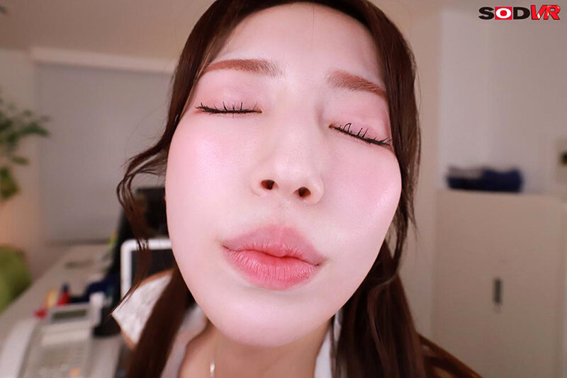 【13dsvr01861】あかね麗|巨乳痴女のベロキス&騎乗位がヌケる!|サンプル画像3枚目