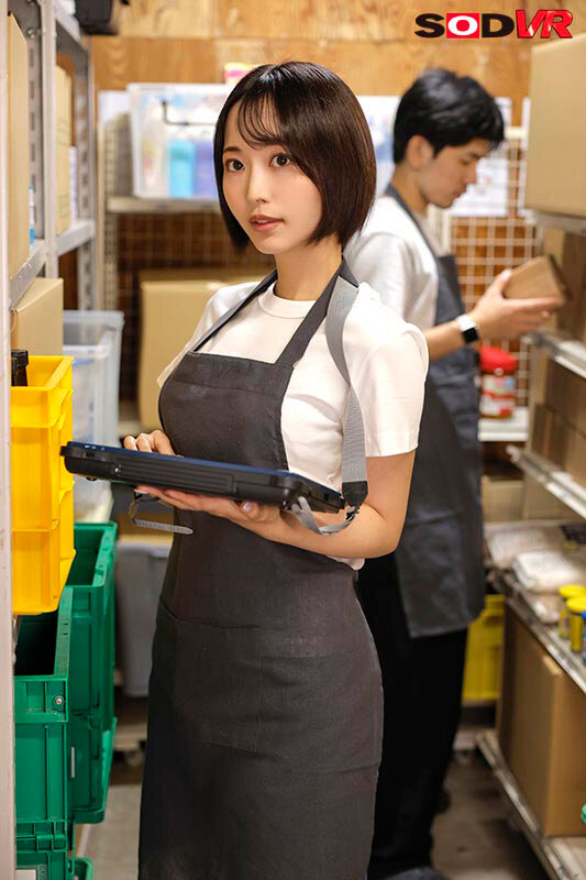 【13dsvr01864】那賀崎ゆきね｜めがね人妻のフェラ口内射精がヌケる！仕事中に即ヌキ！｜サンプル画像2枚目