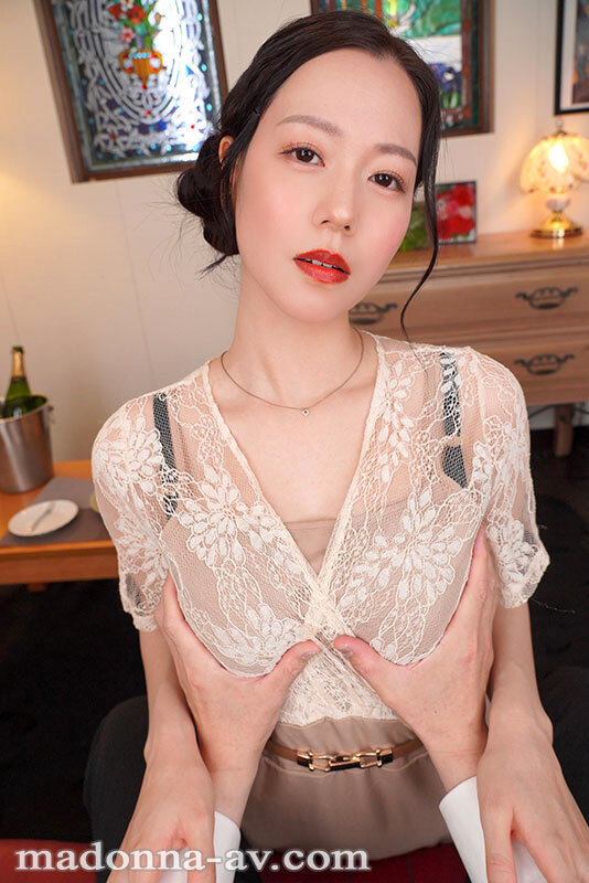 【juvr00255】岬ひかり|巨乳熟女と正常位がヌケる!新婦友人とワンナイト|サンプル画像5枚目