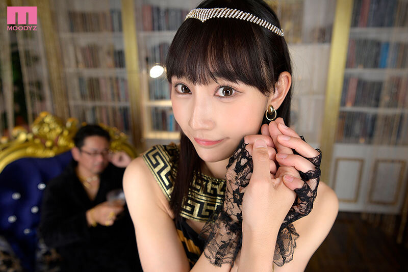 【mdvr00382】白浜果歩｜手コキ＆騎乗位がヌケる！異国の巨乳美女を助けたお礼に…｜サンプル画像2枚目