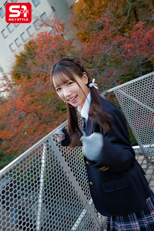 【sivr00408】三田真鈴|抜け駆けラブホ後夜祭の制服JKの濃厚フェラが最高すぎ!|サンプル画像3枚目